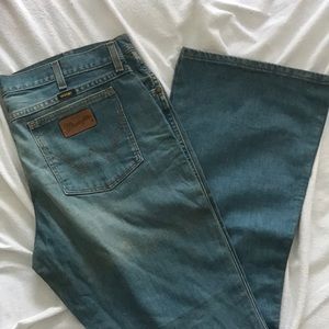 Wrangler flared jeans in light blue, NWOT, W36 L34